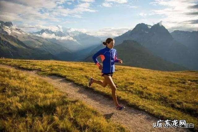 老铁们，我最近在慢跑减肥，想问个问题，跑的时候要不要收腹呢