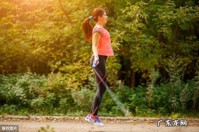 每天15分钟跳绳,坚持2个月,体脂率下降5%