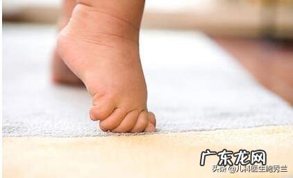 孩子不穿袜子光脚在地上玩,会感冒吗