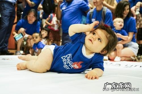 孩子不穿袜子光脚在地上玩,会感冒吗