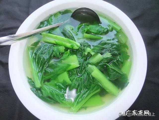 煲汤的时候,营养全在汤里,不在肉里,是真的吗?