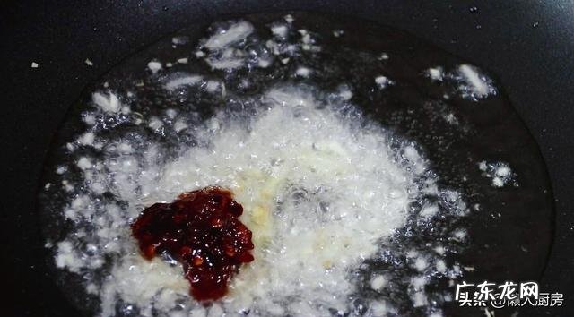 家常八爪鱼炒蒜苗 蒜薹炒八爪鱼的做法