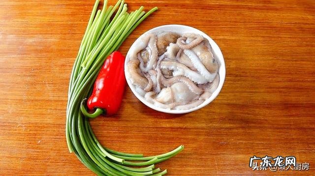 家常八爪鱼炒蒜苗 蒜薹炒八爪鱼的做法