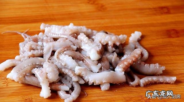 家常八爪鱼炒蒜苗 蒜薹炒八爪鱼的做法