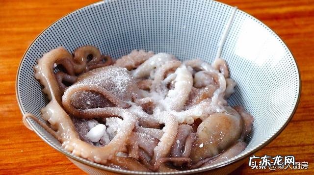 家常八爪鱼炒蒜苗 蒜薹炒八爪鱼的做法