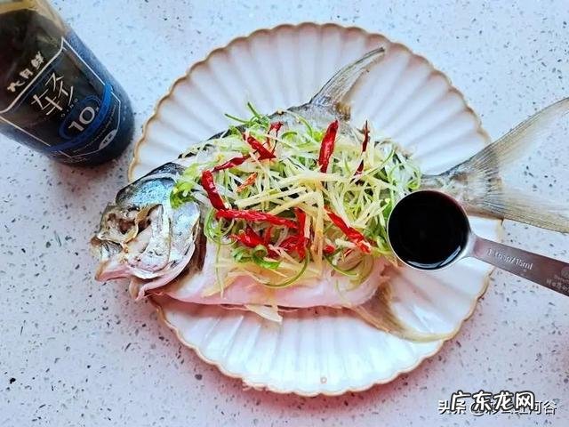 金鲳鱼怎么蒸又嫩又鲜 清蒸金鲳鱼怎么做