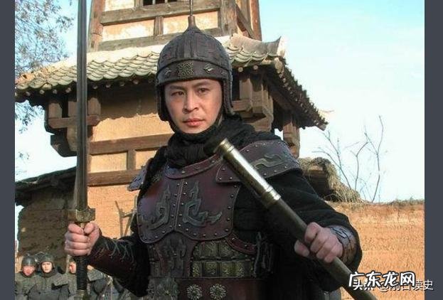 荆轲刺秦王,樊于期为何主动献出自己的头颅他不怕死吗