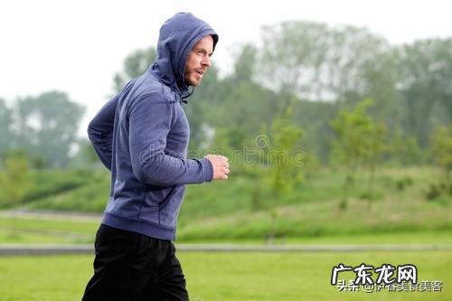 平时跑步走路坐都没事，最近躺下睡觉轻微头晕，咋回事？