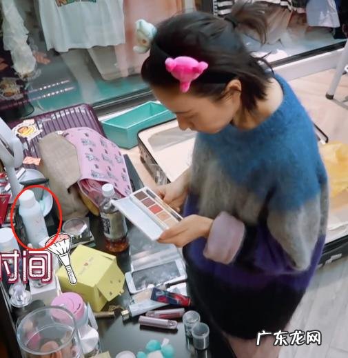 一边吃麻辣烫,一边用天价护肤品,吴昕的日常生活真实得可怕