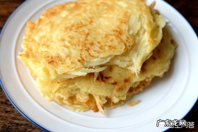 土豆丝饼怎么做好吃?用不用加鸡蛋和面粉?
