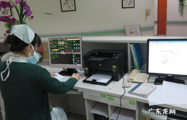 髋关节发育不良zhi疗多少钱?