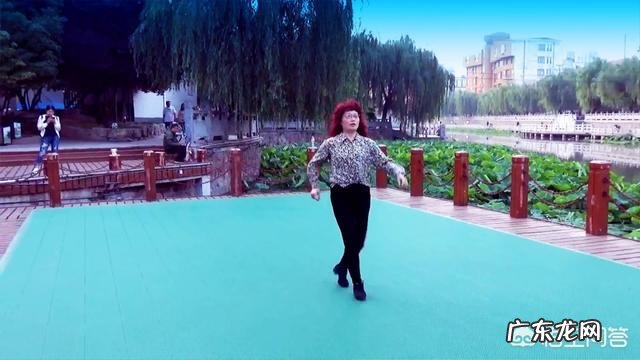 有哪些适合一个人表演的舞蹈