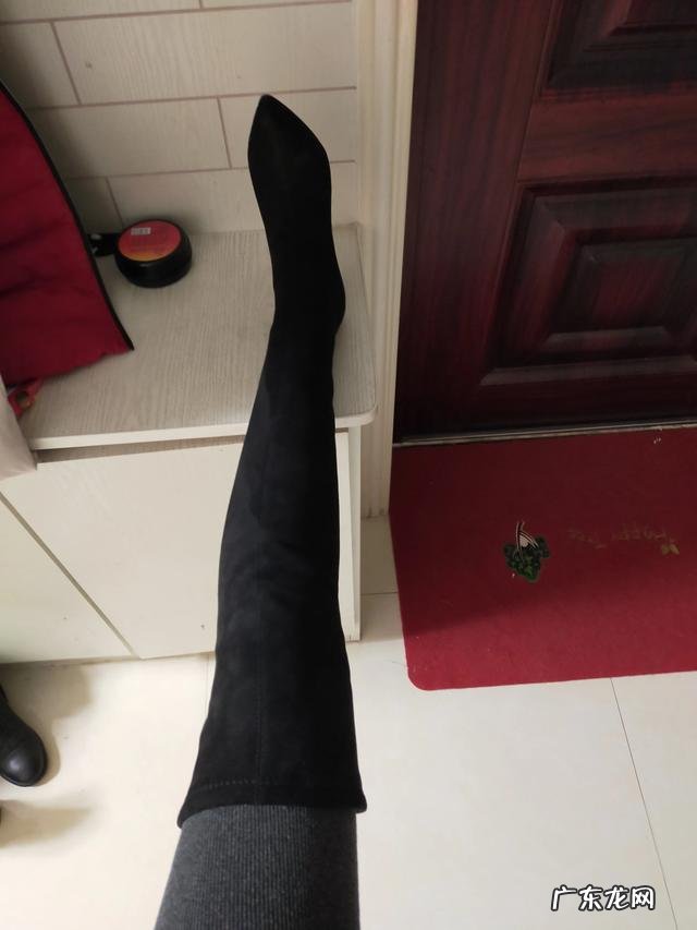 现在冬天,为什么感觉穿靴子和打底袜的女人不多了