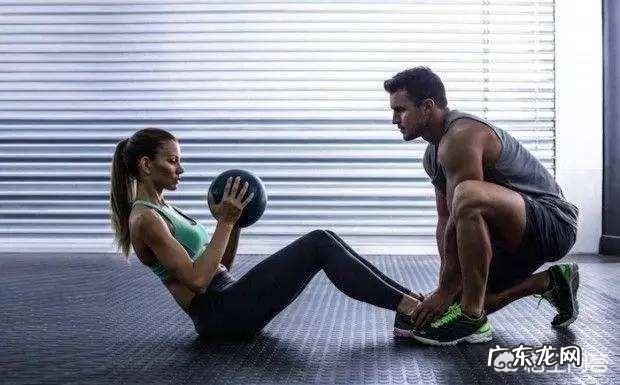 网上卖的辅助仰卧起坐的设备能瘦肚子吗?