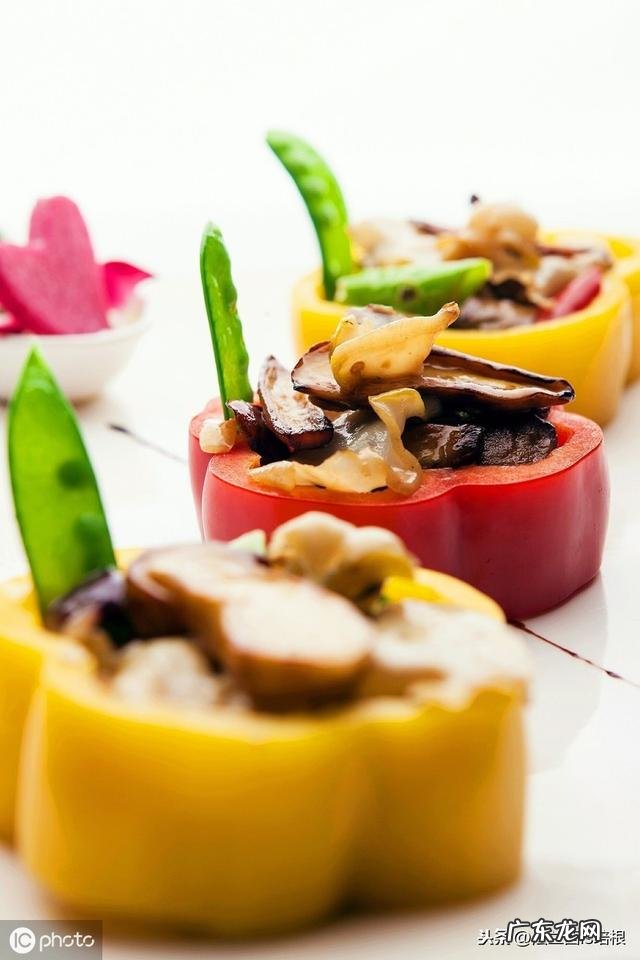 手见青蘑菇小人图 吃错蘑菇看见小人怎么回事