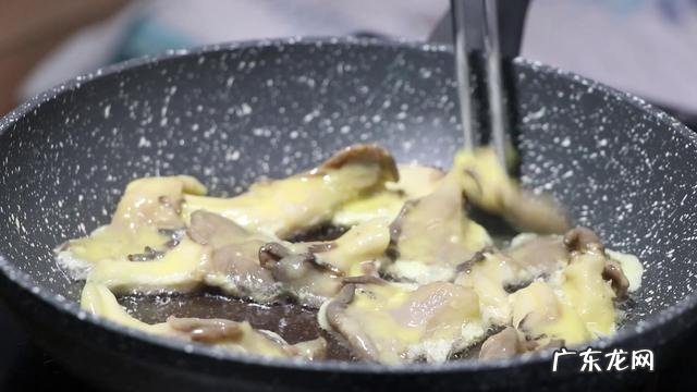 酥脆的椒盐蘑菇怎么做 最简单椒盐蘑菇的做法