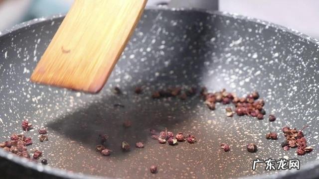 酥脆的椒盐蘑菇怎么做 最简单椒盐蘑菇的做法