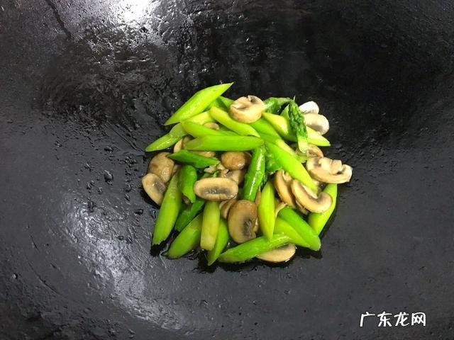 春天的芦笋怎么做好吃 新鲜芦笋绿芦笋怎么做才好吃