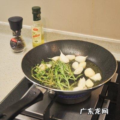 鲜香多汁的烤蘑菇 煎烤小白菇