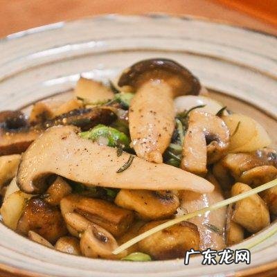 鲜香多汁的烤蘑菇 煎烤小白菇