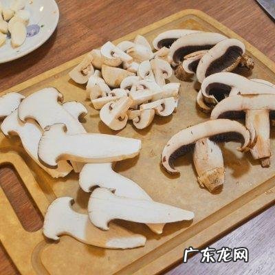 鲜香多汁的烤蘑菇 煎烤小白菇