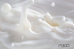 减肥期喝牛奶，选脱脂还是全脂