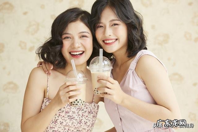 想要减肥瘦身的女生,不要再喝奶茶了,常喝蜂蜜水让你更苗条