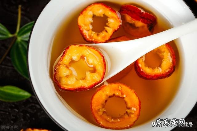 想要减肥瘦身的女生,不要再喝奶茶了,常喝蜂蜜水让你更苗条