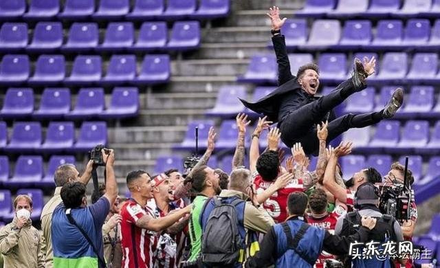 你认为世界ji的十大足球教练都有谁？该怎么排名，为什么？