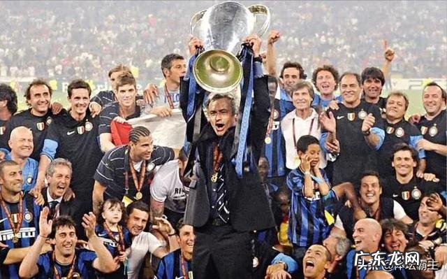 你认为世界ji的十大足球教练都有谁？该怎么排名，为什么？