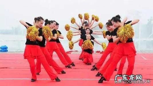 年轻情侣如何在同居时保持自律和积极