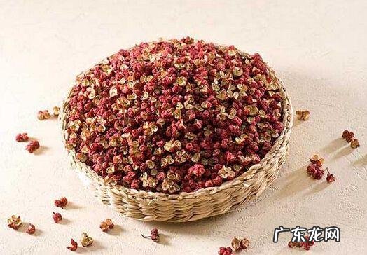 花椒煮水泡脚放多少花椒水的比例呢