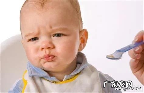 儿子15个月才10公斤,爱发脾气,睡觉趴着睡是脾胃虚弱吗?