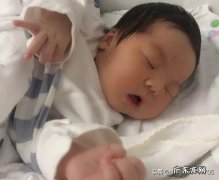 二胎妈妈产后肚子大的还像怀孕一样，如何在三个月内掉秤60斤