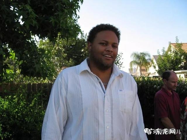 快餐≠长膘!垃圾食品照吃不误的他,两年居然瘦掉了80kg!