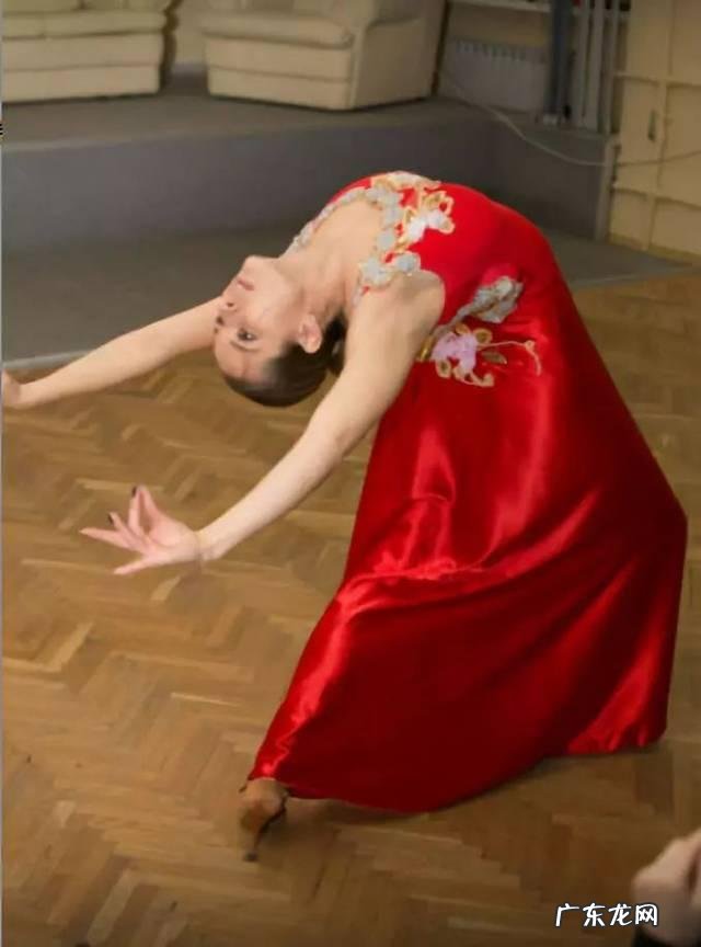 乌克兰为什么要选择投靠欧美国家,和俄罗斯作对呢?