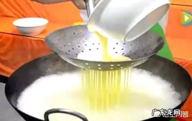 请问:100克玉米和100克面粉中分别含多少克脂肪?谢谢?