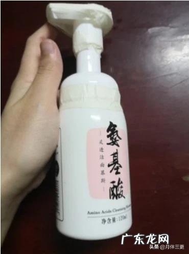 长期用清水洗脸对皮肤好吗?