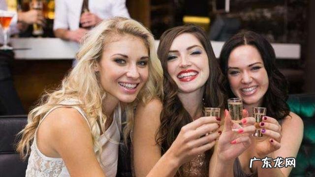 为何很多俄罗斯美女嫁给中国小伙,没多久就离婚了?