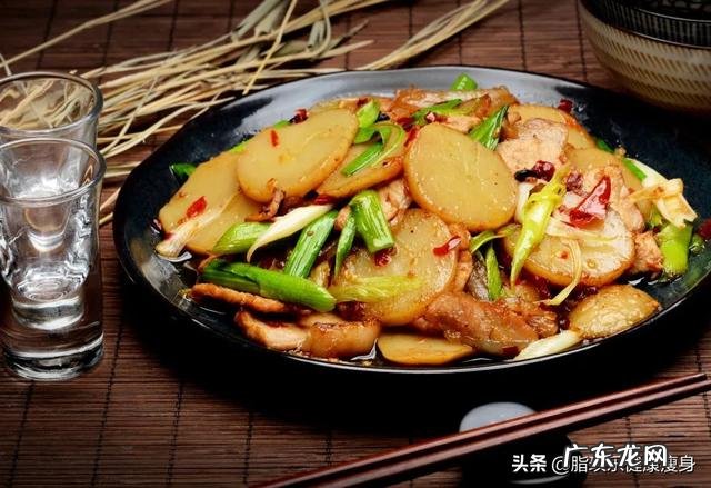 晚饭怎么吃更“减肥”？吃饭前牢记这3句话，比节食减肥好多了