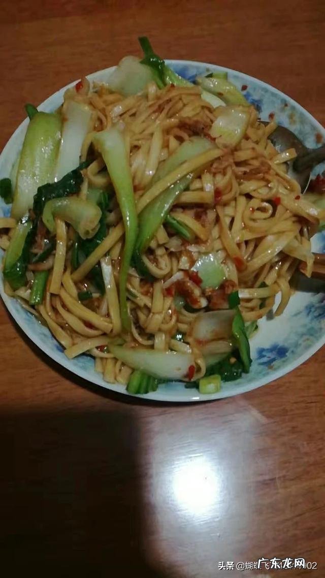 冬天不睡，晚上为什么会饿，是因为瘦造成的吗，为什么