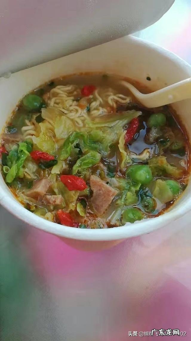 冬天不睡，晚上为什么会饿，是因为瘦造成的吗，为什么