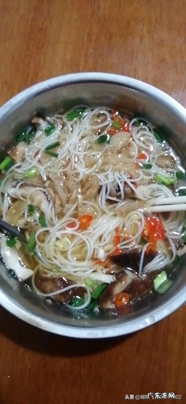 冬天不睡，晚上为什么会饿，是因为瘦造成的吗，为什么