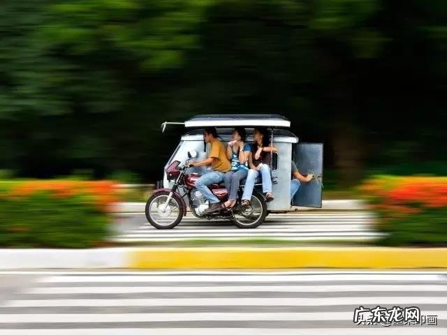 人像摄影作品中那些背景拉丝的照片是怎么拍摄出来的,有什么技巧