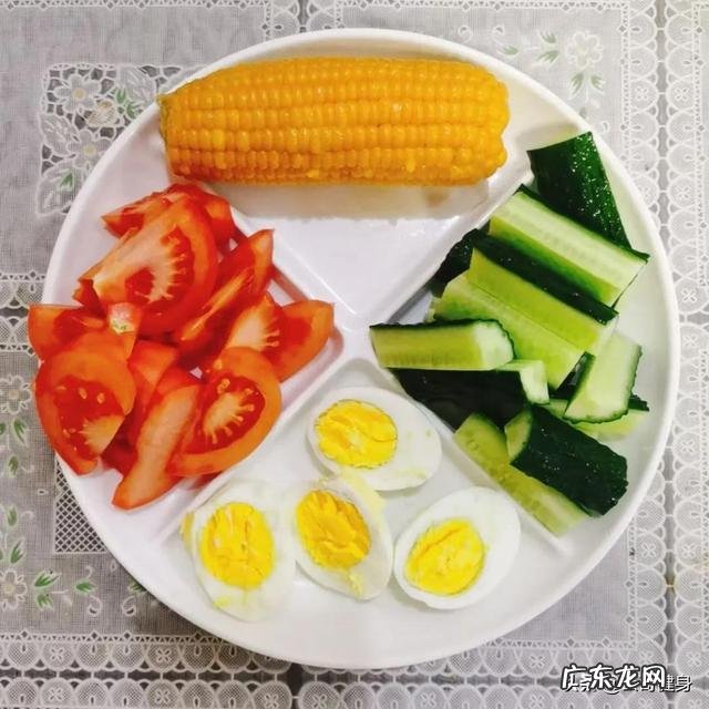 想减肥是先运动还是先少吃饭呢为什么呢