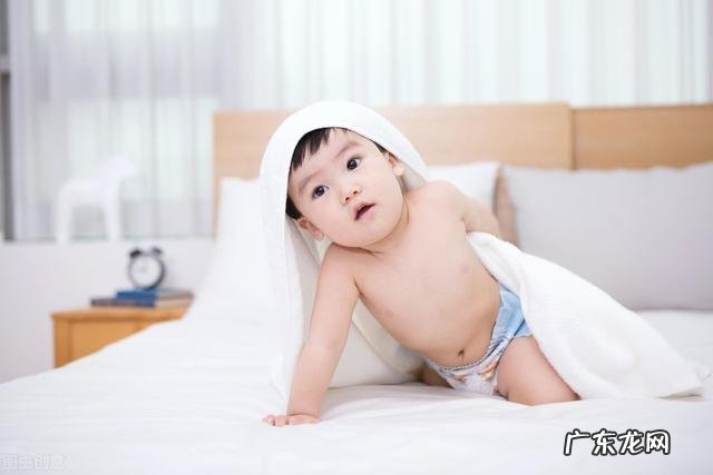 刚满月新生儿肝火过旺特别怕热怎么办?