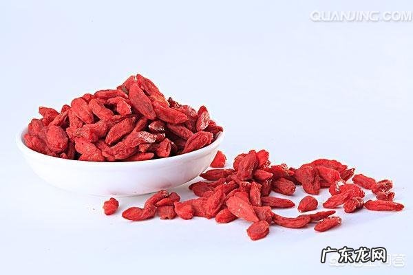 女人每天喝三杯黄芪红枣水,会有什么变化