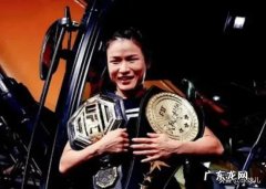 乔安娜彻底被打服，进医院后痛哭，张伟丽大度上前安慰。怎么看？