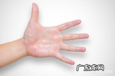 婴儿便便是绿色的是什么原因呢