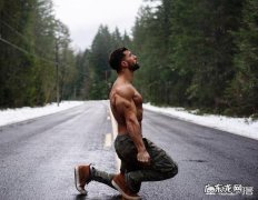 只想增肌减脂，却不想增减体重，健身后喝乳清蛋白好还是增肌粉好